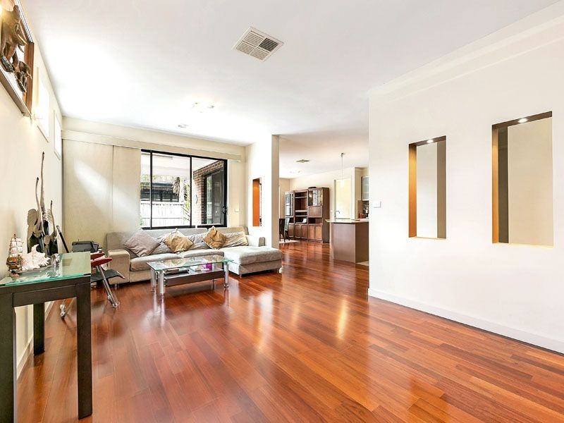 4 PARADE AVENUE, Keysborough VIC 3173