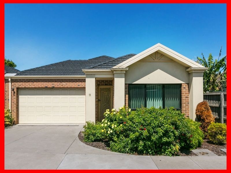 11/13 GOLDEN GROVE, Springvale South VIC 3172