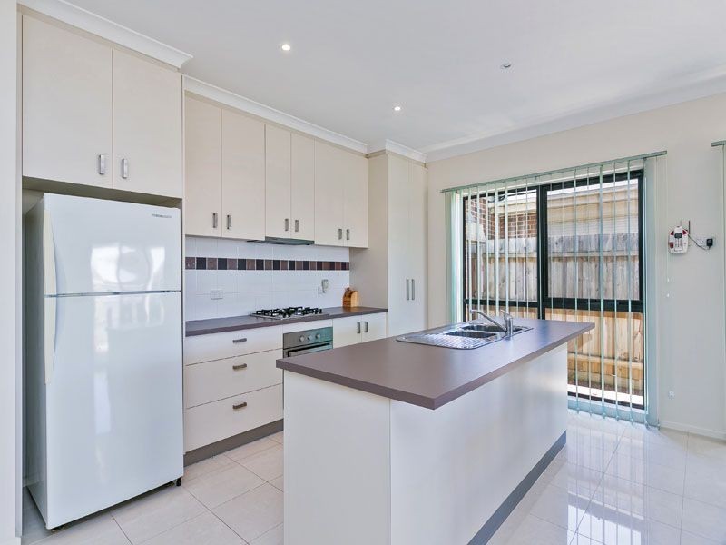 11/13 GOLDEN GROVE, Springvale South VIC 3172