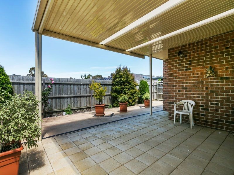 11/13 GOLDEN GROVE, Springvale South VIC 3172