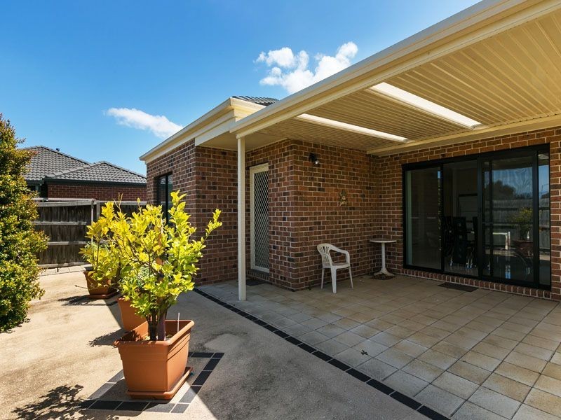 11/13 GOLDEN GROVE, Springvale South VIC 3172