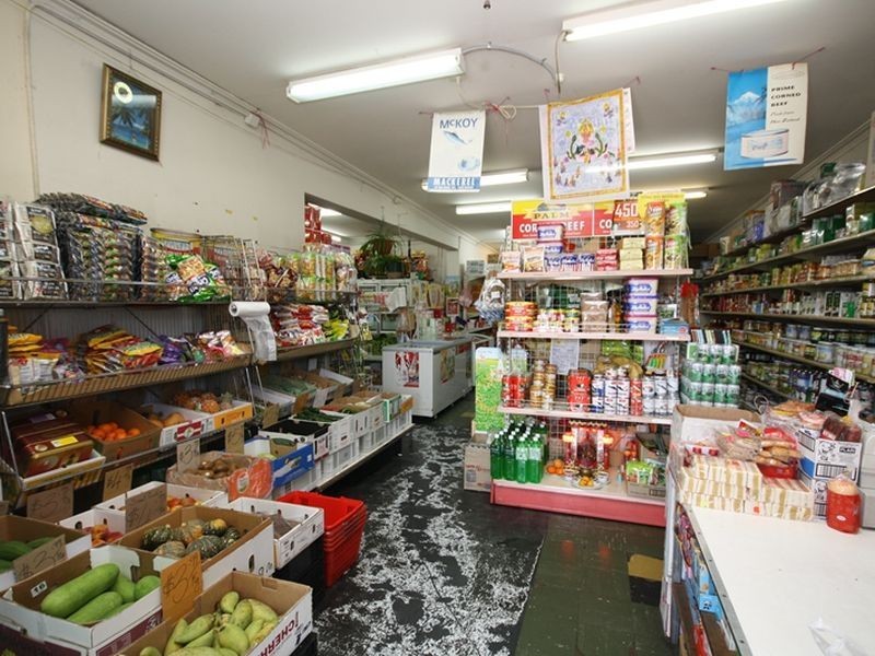 SHOP 1-3 BUCKINGHAM AVENUE, Springvale VIC 3171