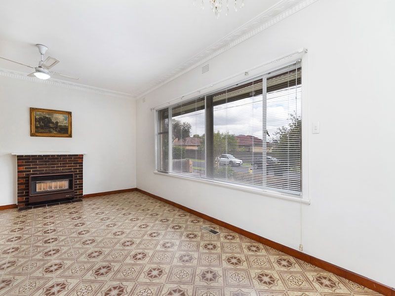 34 Avondale  St, Springvale VIC 3171