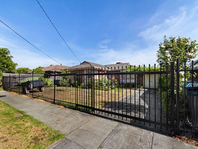 64 DAVANZO AVENUE, Clarinda VIC 3169