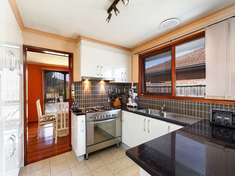 64 DAVANZO AVENUE, Clarinda VIC 3169