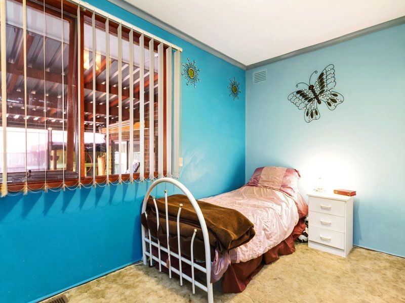 64 DAVANZO AVENUE, Clarinda VIC 3169