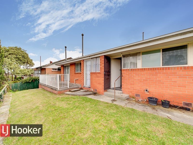 9 CARLYON CRT, Springvale VIC 3171