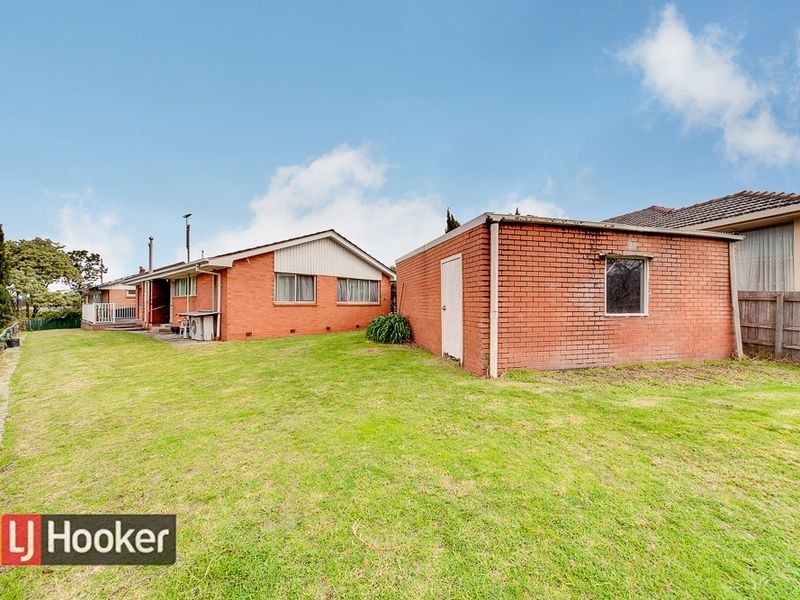 9 CARLYON CRT, Springvale VIC 3171