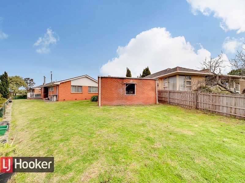 9 CARLYON CRT, Springvale VIC 3171