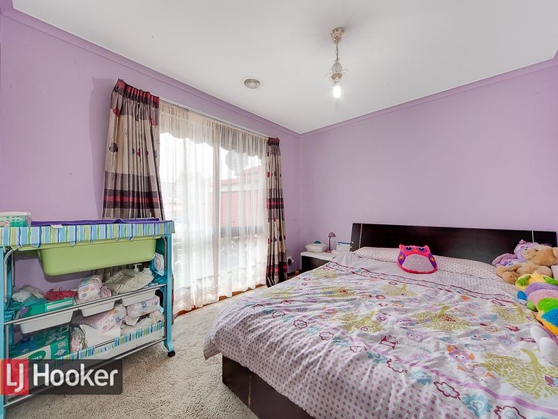 16 SIMON COURT, Hampton Park VIC 3976