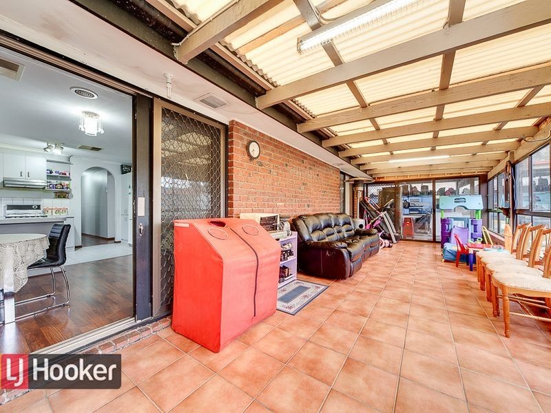 16 SIMON COURT, Hampton Park VIC 3976
