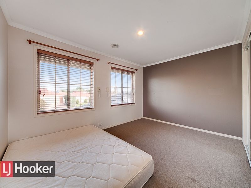 2 ASHBROOK WAY, Cranbourne West VIC 3977