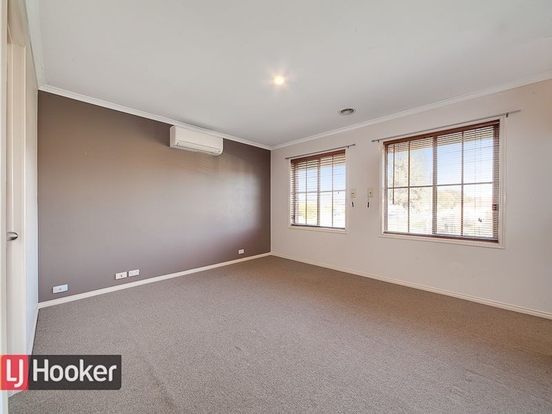 2 ASHBROOK WAY, Cranbourne West VIC 3977