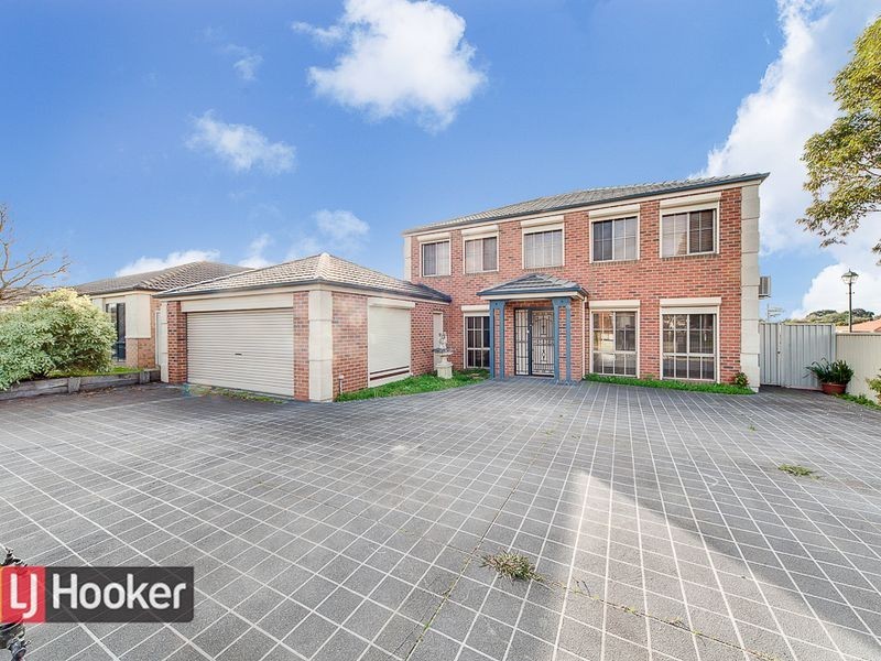 2 ASHBROOK WAY, Cranbourne West VIC 3977