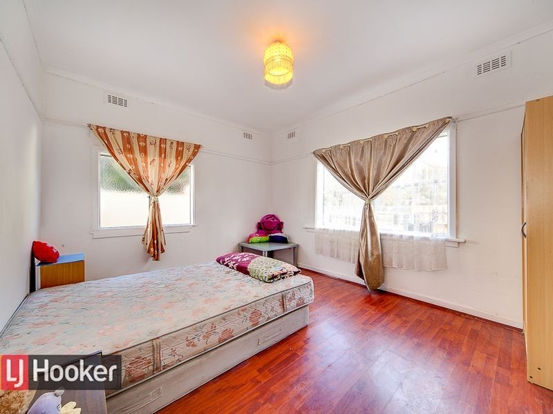 21 NEWCOMEN ROAD, Springvale VIC 3171