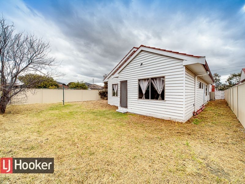 21 NEWCOMEN ROAD, Springvale VIC 3171