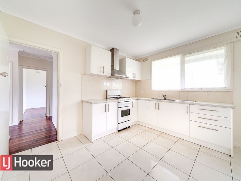 8 STATESMAN AVENUE, Burwood East VIC 3151