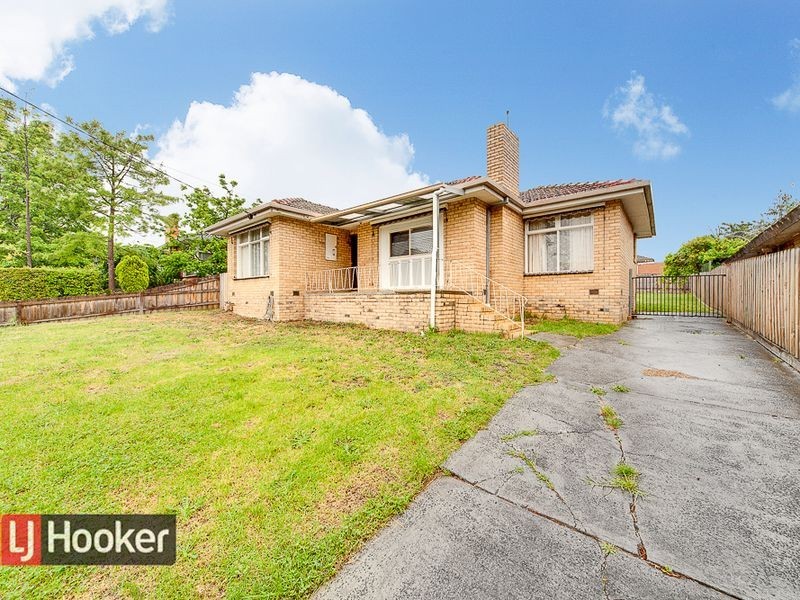 8 STATESMAN AVENUE, Burwood East VIC 3151