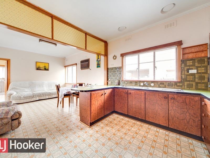 6 EDMOND ST, Springvale VIC 3171