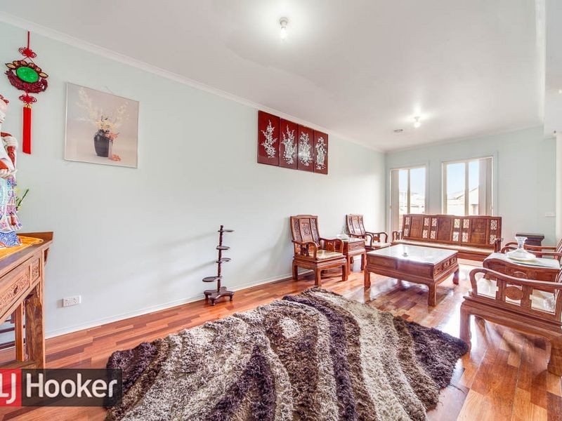 8 MINNIE CRT, Springvale South VIC 3172