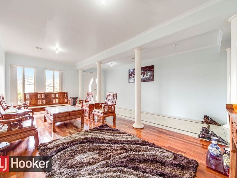 8 MINNIE CRT, Springvale South VIC 3172