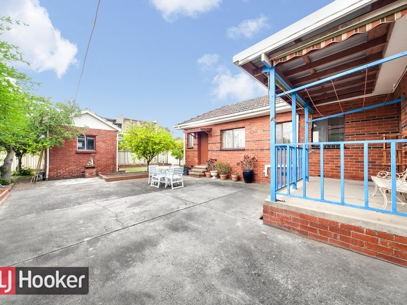 6 EDMOND ST, Springvale VIC 3171