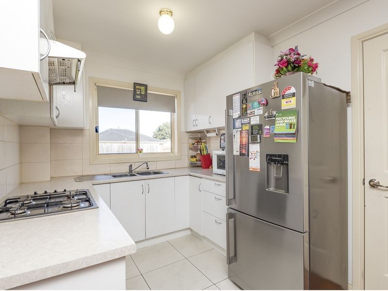 2/21 PITTOSPORUM GROVE, Doveton VIC 3177