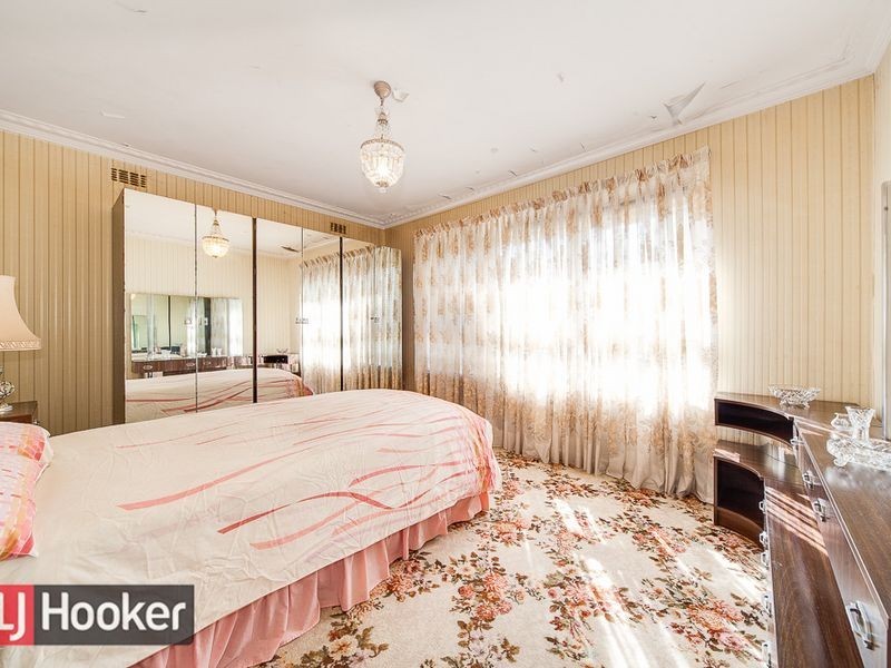 2 CARLYON CRT, Springvale VIC 3171