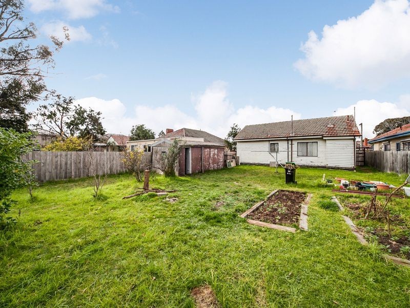 22 BURDEN ST, Springvale VIC 3171