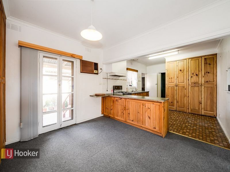 18 CHARLTON STREET, Springvale VIC 3171