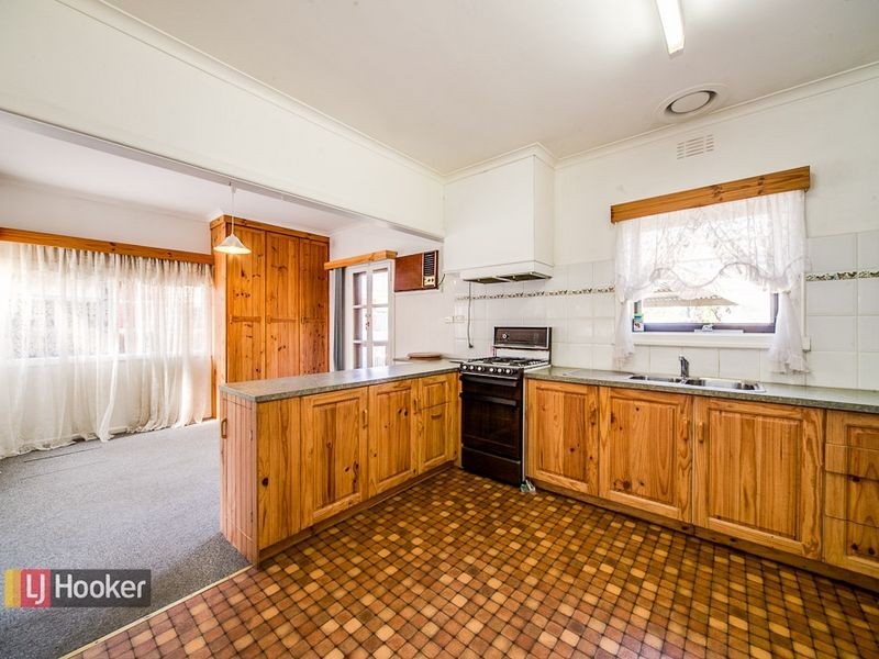 18 CHARLTON STREET, Springvale VIC 3171