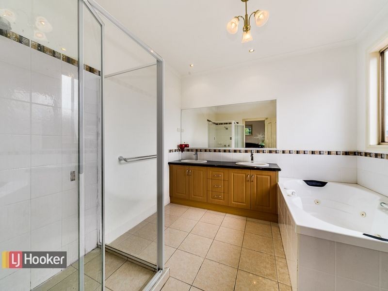 24-26 DAVIS WAY, Springvale VIC 3171