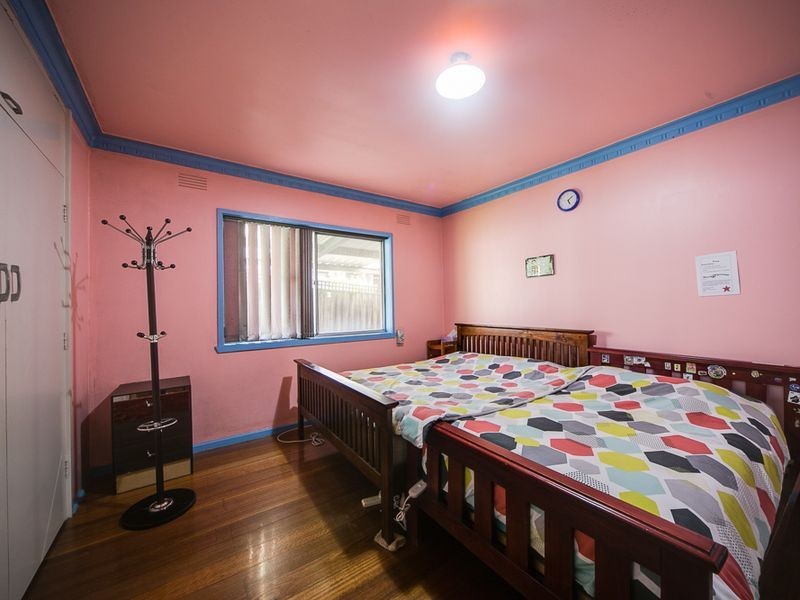 24 MIDDLEBOROUGH RD, Burwood East VIC 3151