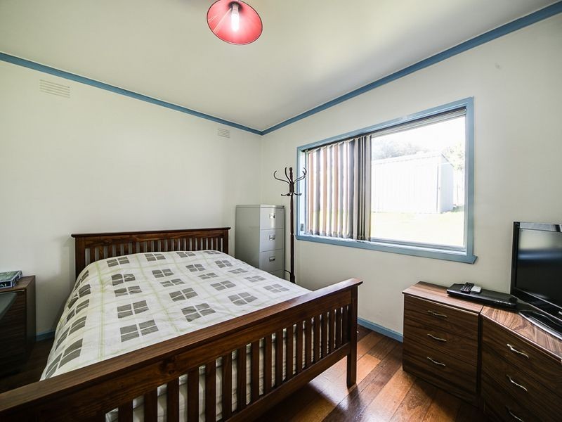 24 MIDDLEBOROUGH RD, Burwood East VIC 3151