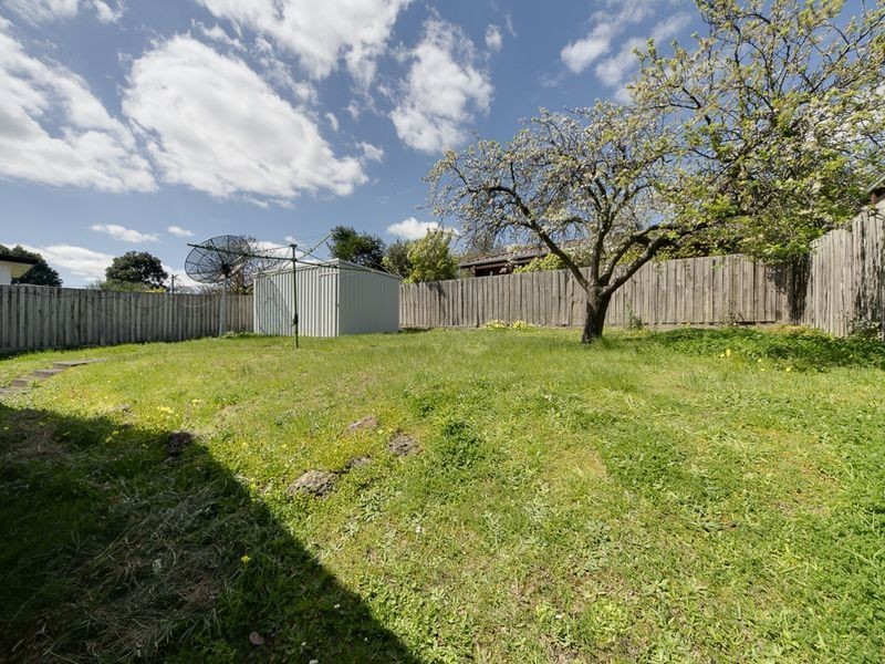 24 MIDDLEBOROUGH RD, Burwood East VIC 3151