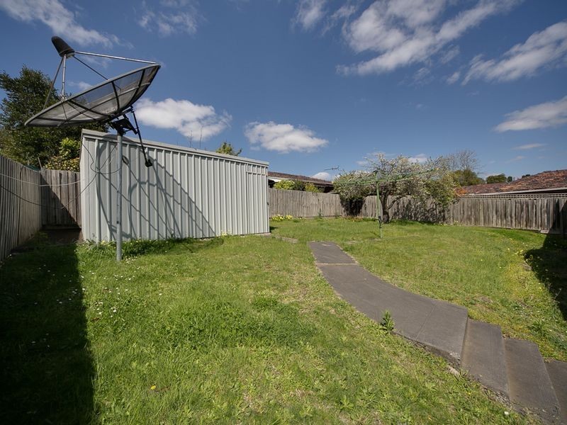 24 MIDDLEBOROUGH RD, Burwood East VIC 3151