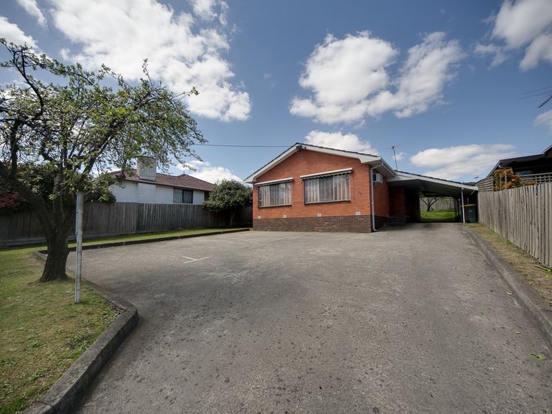24 MIDDLEBOROUGH RD, Burwood East VIC 3151