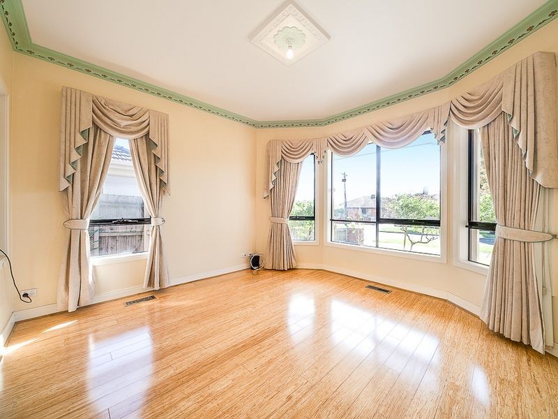 77 ORMOND ROAD, Clayton VIC 3168