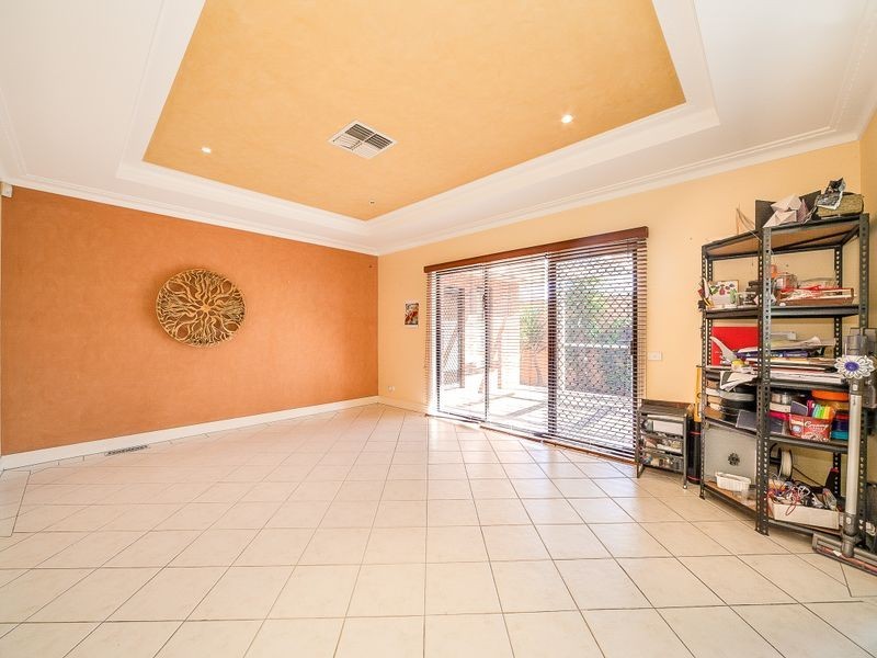 77 ORMOND ROAD, Clayton VIC 3168