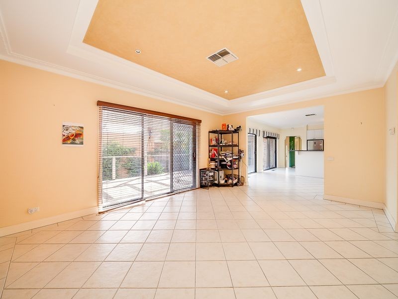 77 ORMOND ROAD, Clayton VIC 3168