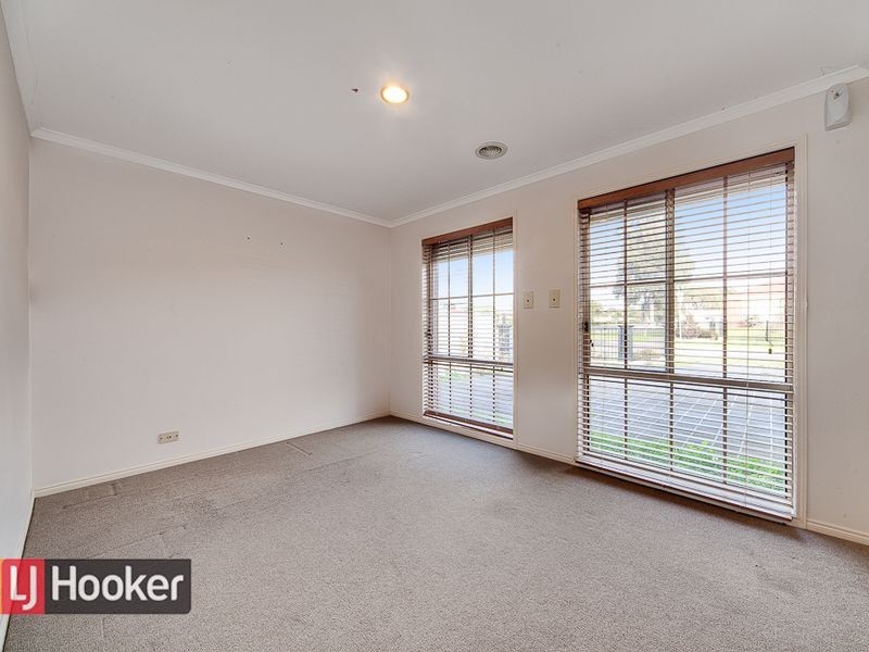 2 Ashbrook Way, Cranbourne West VIC 3977