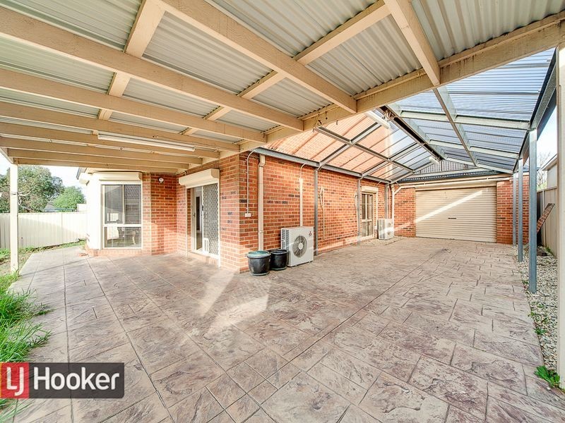 2 Ashbrook Way, Cranbourne West VIC 3977