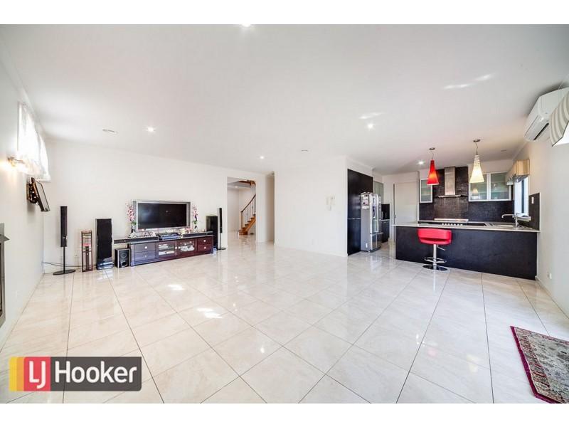 9 Pharaoh Drive, Cranbourne VIC 3977
