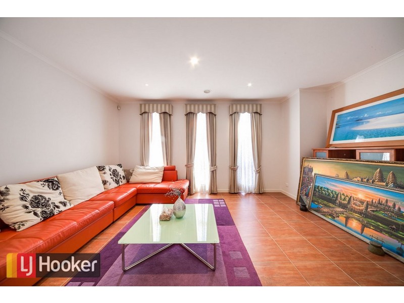 9 Pharaoh Drive, Cranbourne VIC 3977