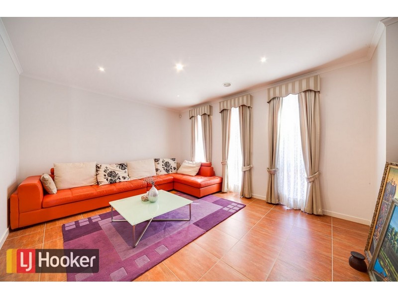 9 Pharaoh Drive, Cranbourne VIC 3977