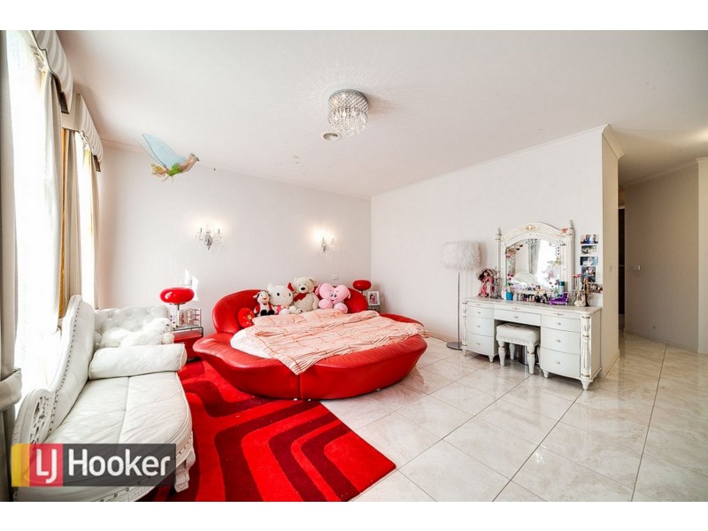 9 Pharaoh Drive, Cranbourne VIC 3977