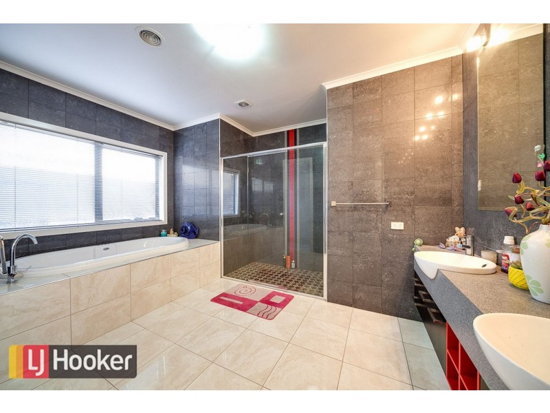 9 Pharaoh Drive, Cranbourne VIC 3977