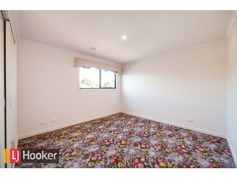 9 Pharaoh Drive, Cranbourne VIC 3977