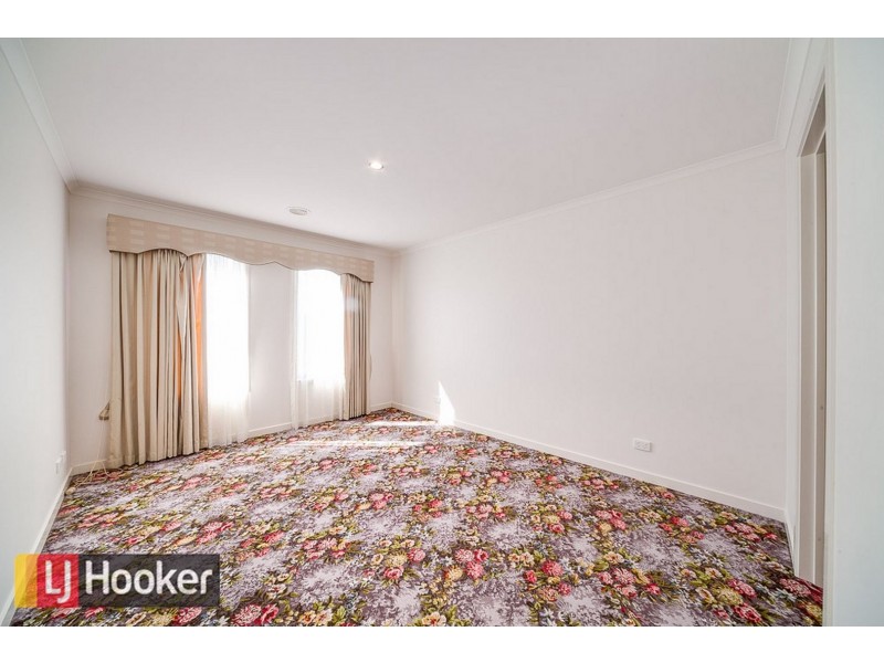 9 Pharaoh Drive, Cranbourne VIC 3977