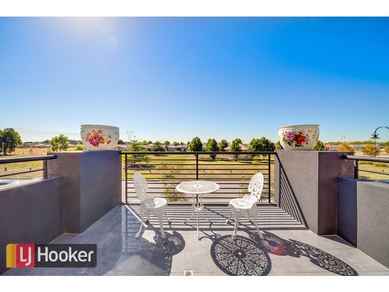 9 Pharaoh Drive, Cranbourne VIC 3977